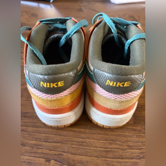 Nike Dunk Low Mens Colorful Sneakers with Green and Purple Accents - Picture 4 of 8